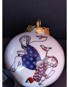 Federica Porro, Accanto, pallina di Natale in porcellana, h 7,5 cm
