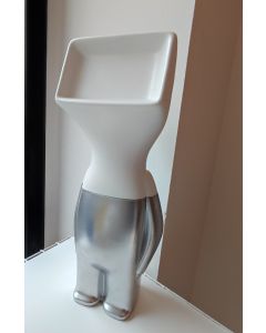 Fè, My Selfie. Homo Monitor Maxi (bianco e argento), scultura in 3d verniciata a mano, h 45 cm