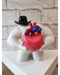 Rosa Olivares, Romantico con cappello, scultura in ceramica, h 14 cm