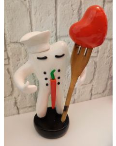  Rosa Olivares, Chef, scultura in ceramica con tessuto, h 24 cm