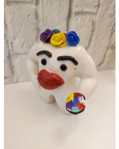 Rosa Olivares, Frida (tavolozza), scultura in ceramica, h 13 cm