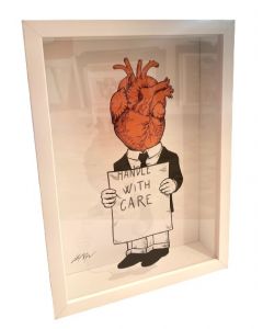 Loris Dogana, Handle with care, grafica in vitro, 23x32x6 cm (con cornice)