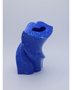 Fè, KISS2020 OVERSIZE, Fight the Virus, hand painted 3D printed PLA sculpture, 25x17x16 cm