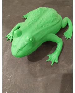 Cracking Art Group, Frog (green), recyclable plastic, 26x20x10 cm