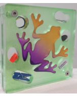 Renzo Nucara, Stratofilm (rana), Plexiglass, resine, oggetti, 10x10 cm, tratto dalla collezione The Gadget
